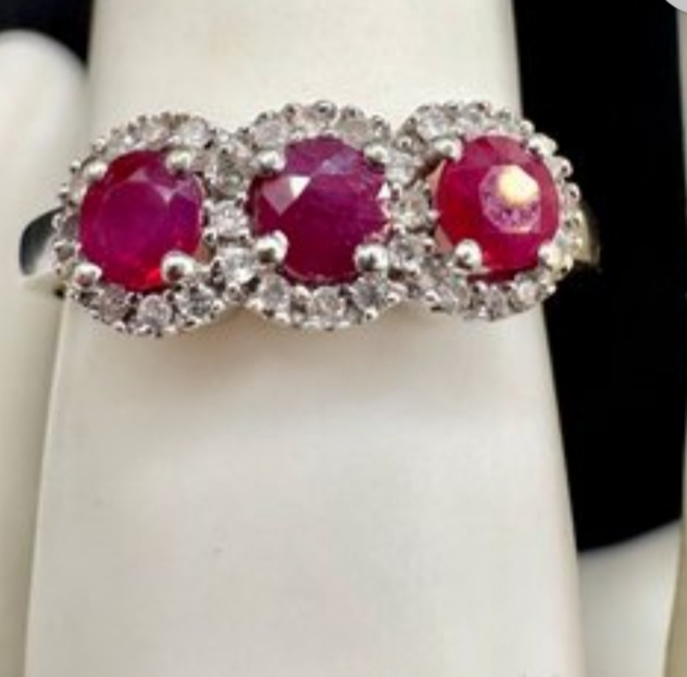 14 Kt White Gold Ruby Diamond Ring - image 3